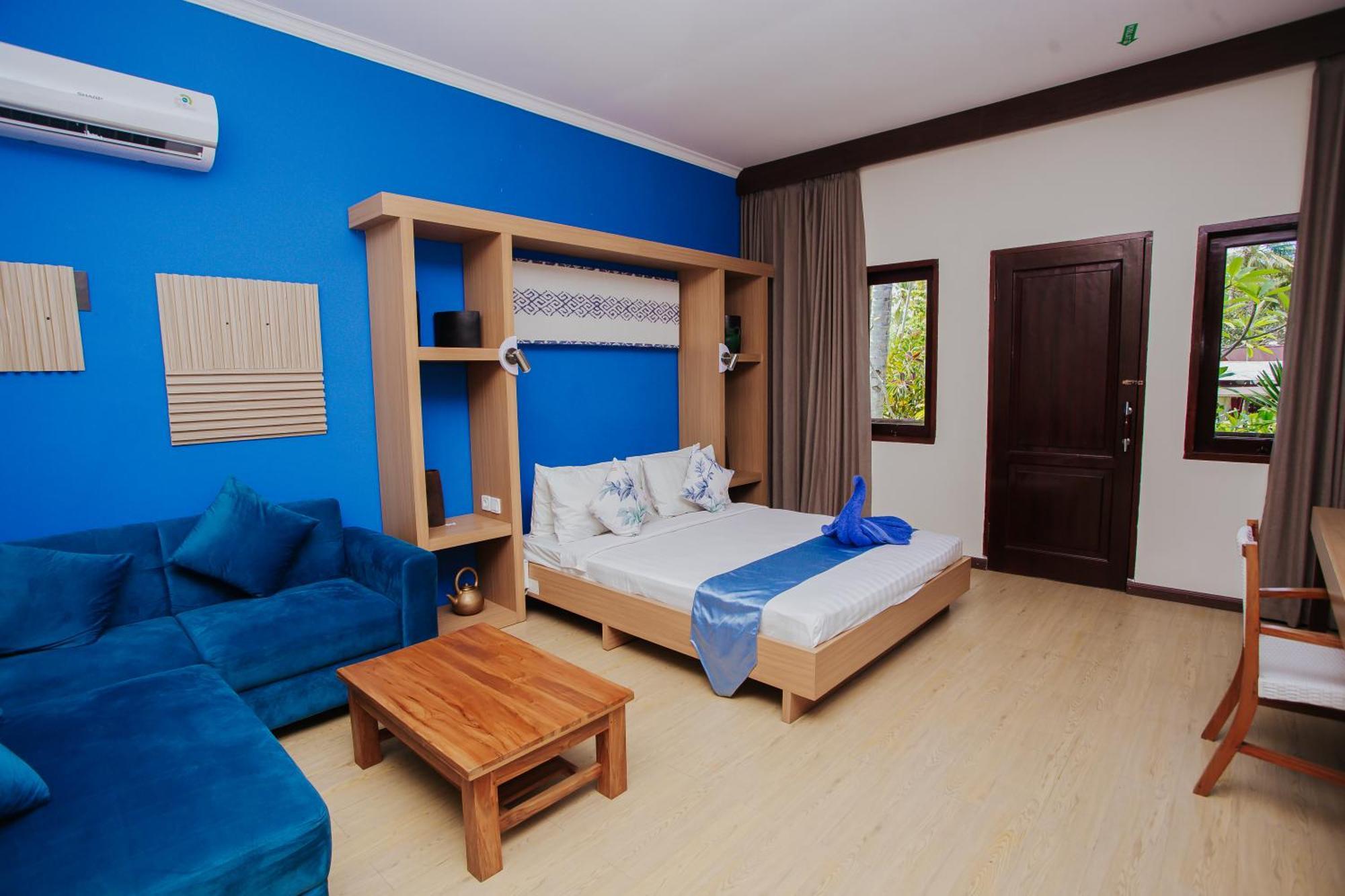 Medana Bay Marina Hotel Paloh Exterior photo